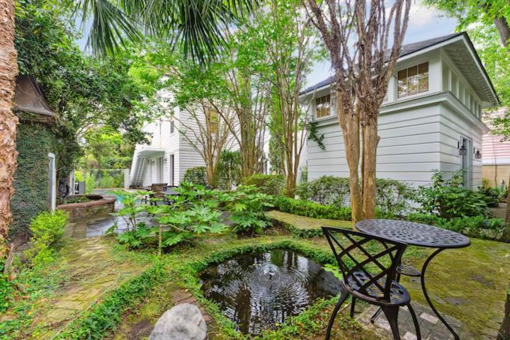 Serene Cottage With Beautiful Garden And Heated Pool Чарлстън Екстериор снимка