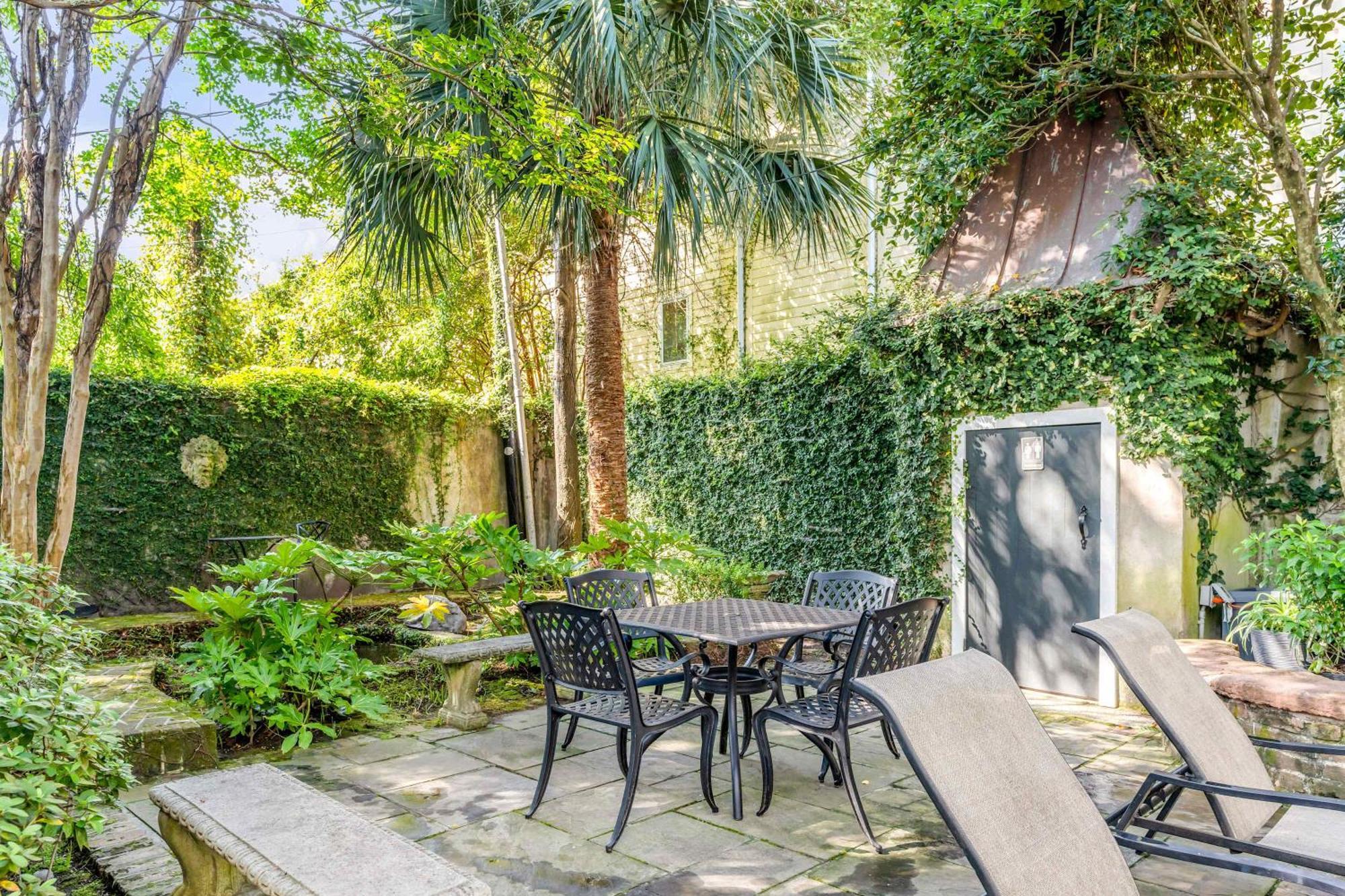 Serene Cottage With Beautiful Garden And Heated Pool Чарлстън Екстериор снимка